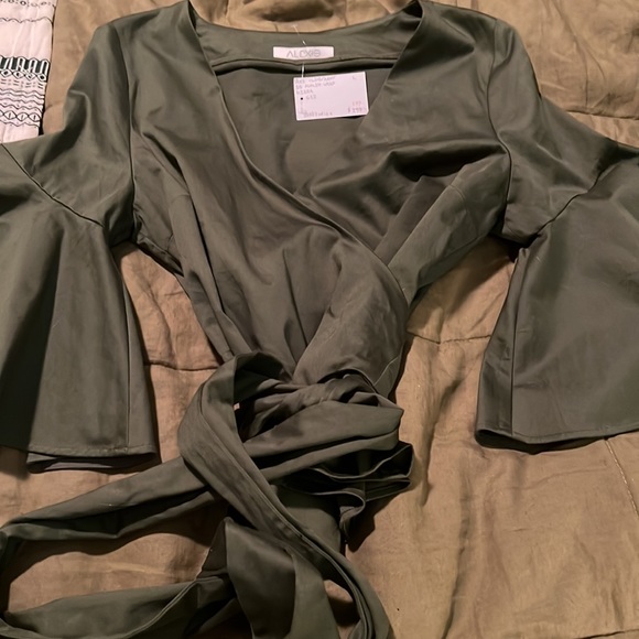 Alexis Kiera Poplin Wrap Top. Olive/Army. Size Large. Intermix - Picture 7 of 13